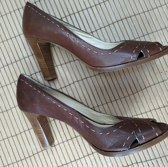 Coach "Clarice" women's sz 10 B brown Leather bold white cord Stitched Peep To - Picture 6 of 10